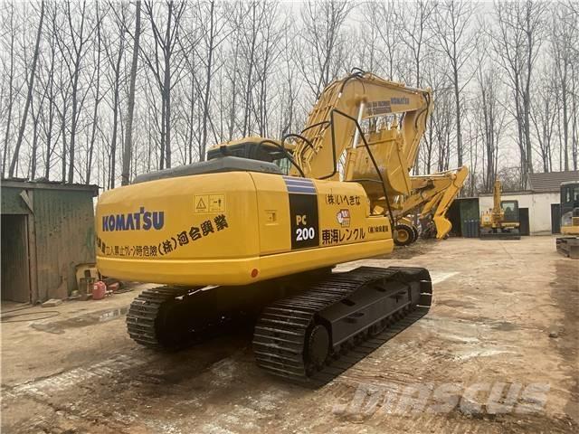 Komatsu pc200-7 履带挖掘机