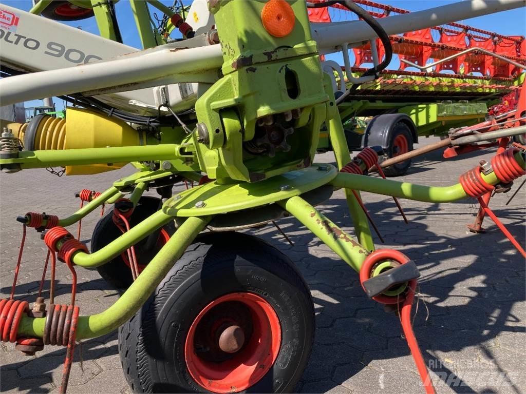 CLAAS Volto 900 犁耙和摊草机