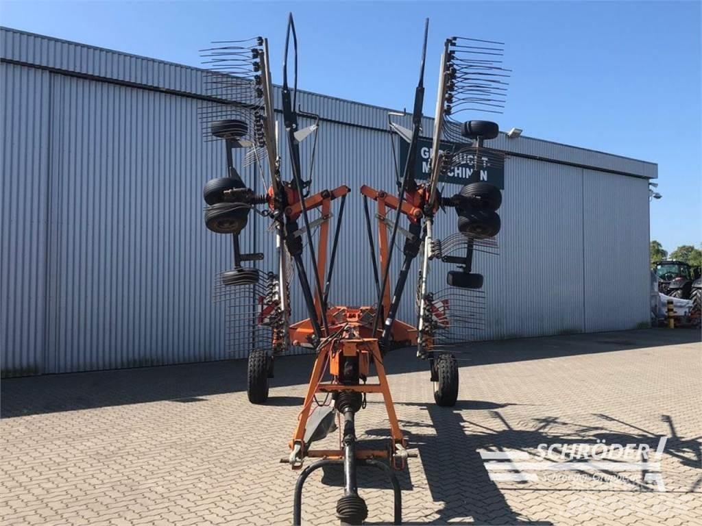 Fella TS 880 料堆整形机