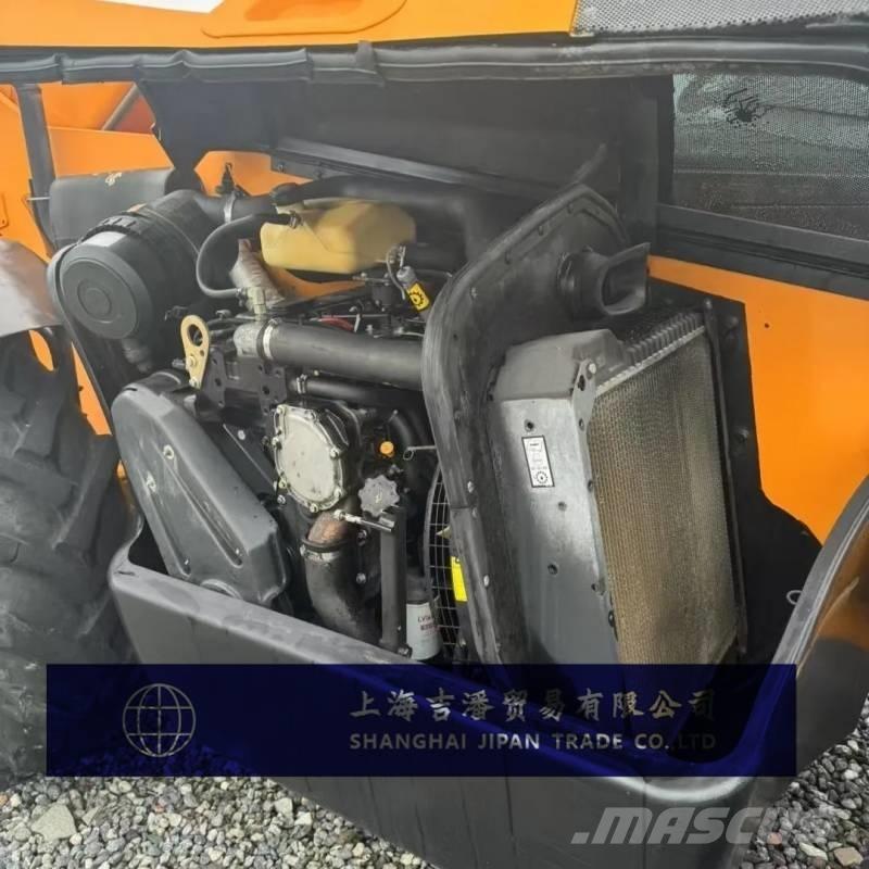 JCB 535-95 伸缩臂叉装车|叉装车
