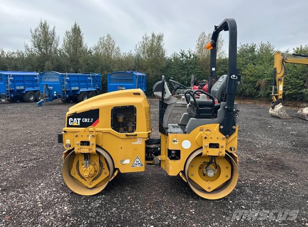 CAT CB 2.7 双轮压路机