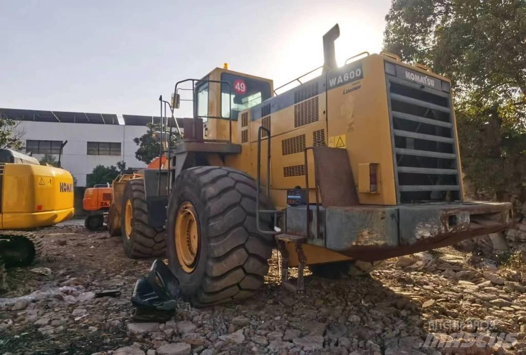 Komatsu WA 600 轮式装载机
