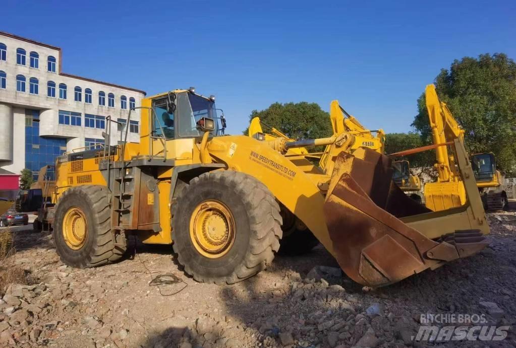 Komatsu WA 600 轮式装载机