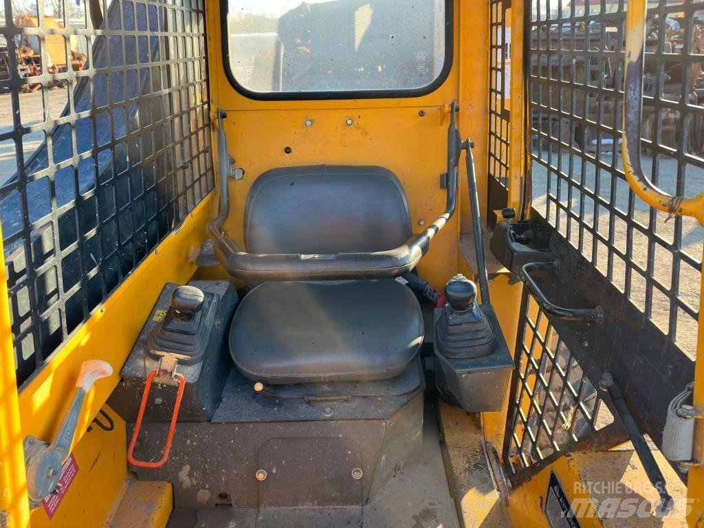 JCB 165 滑移装载机
