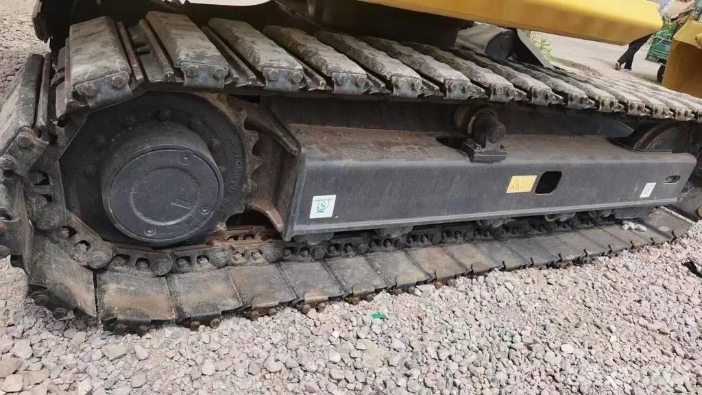 Komatsu PC 70-8 小型挖掘机