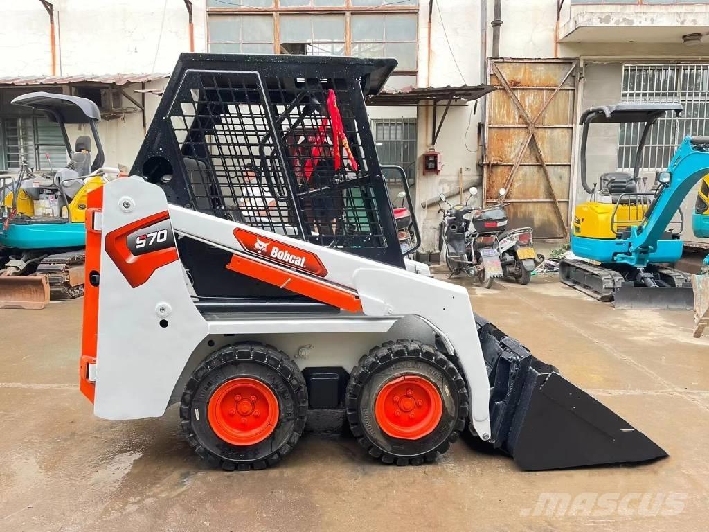 Bobcat S70 滑移装载机