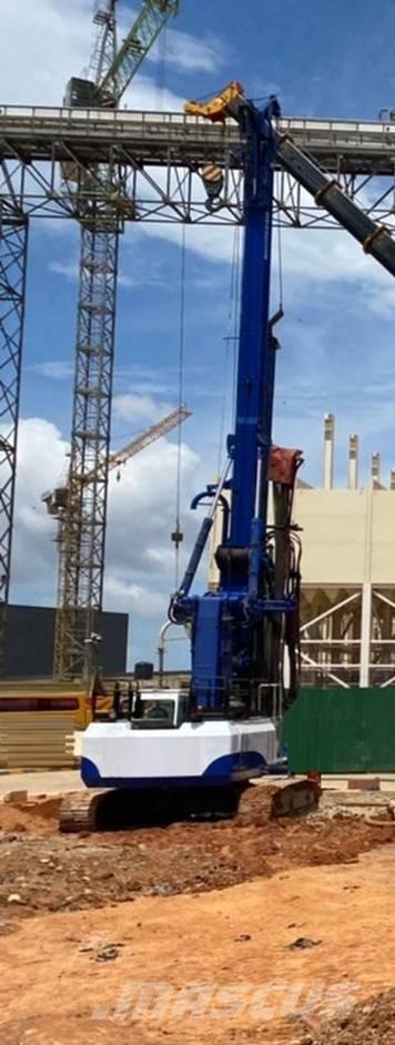 Bauer BG 18 H 打桩机