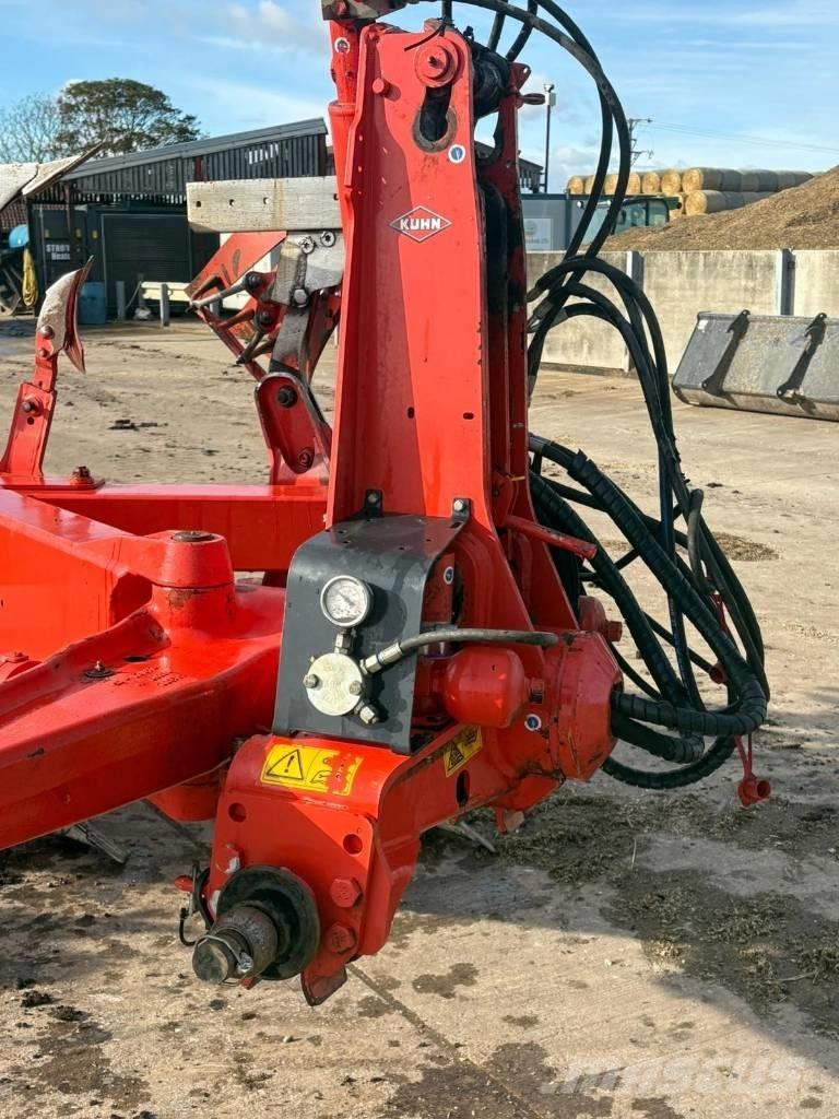Kuhn MULTIMASTER 183 双向犁