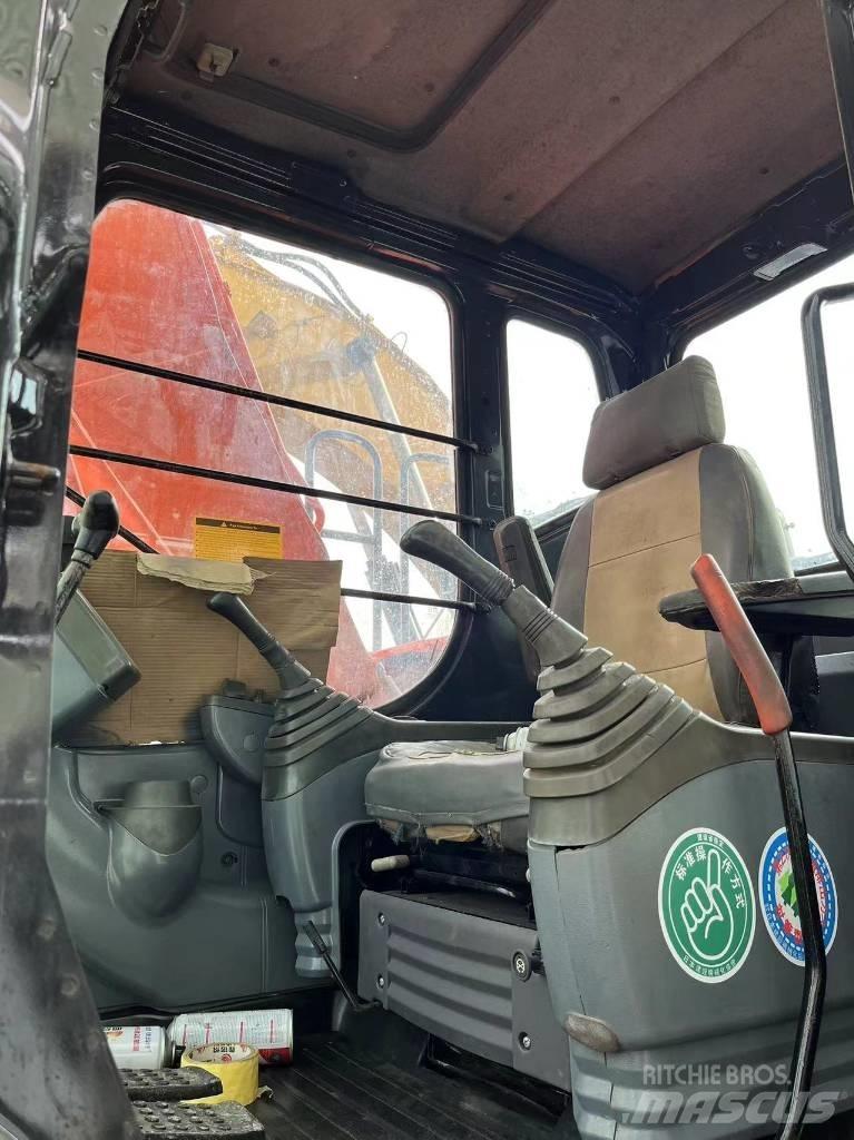 Hitachi ZX 120 履带挖掘机