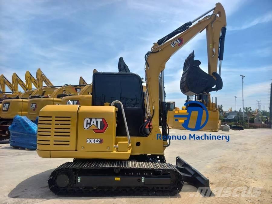 CAT 306E2 小型挖掘机