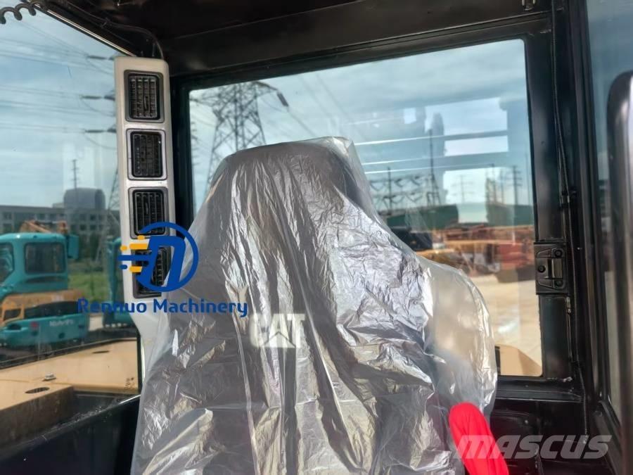 CAT 306E2 小型挖掘机