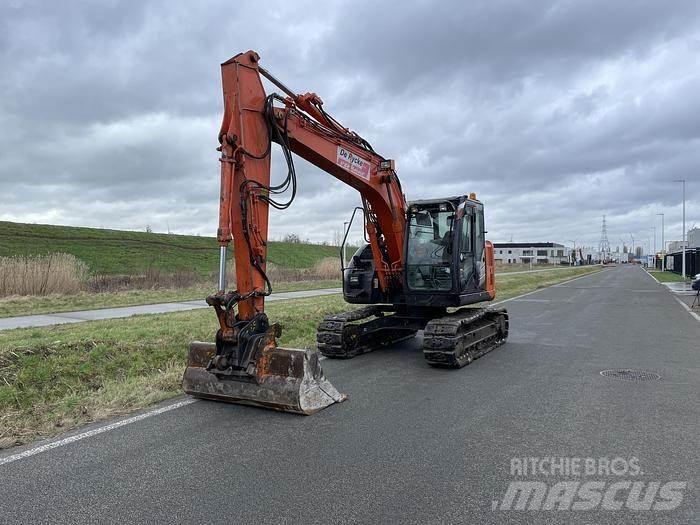 Hitachi ZX135US-5B 履带挖掘机