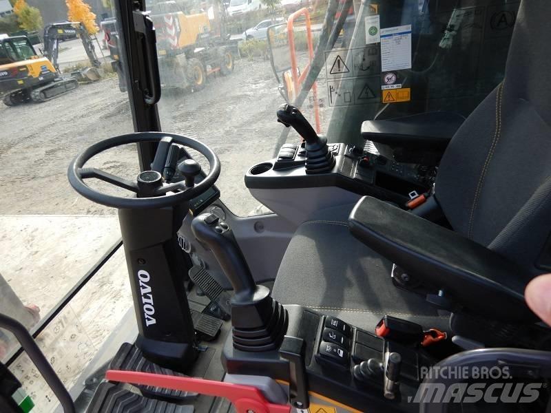 Volvo EW 220 E 轮式挖掘机