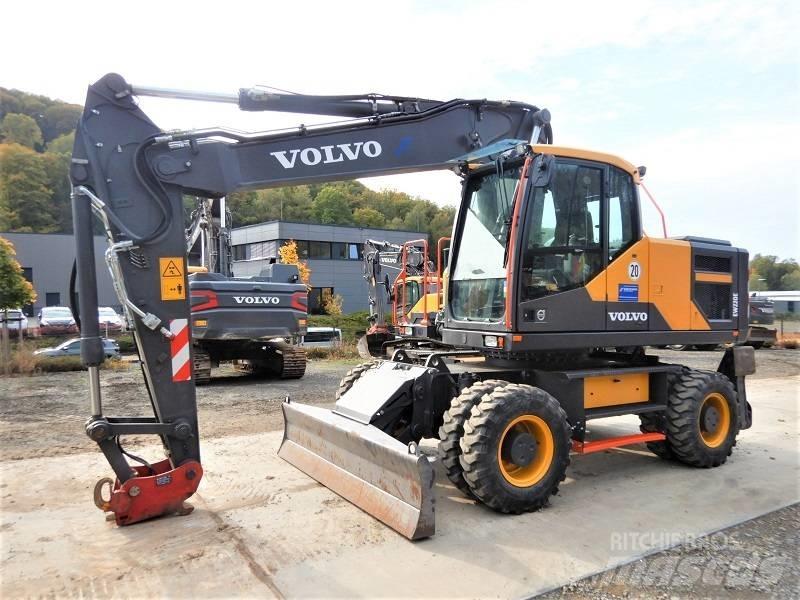 Volvo EW 220 E 轮式挖掘机