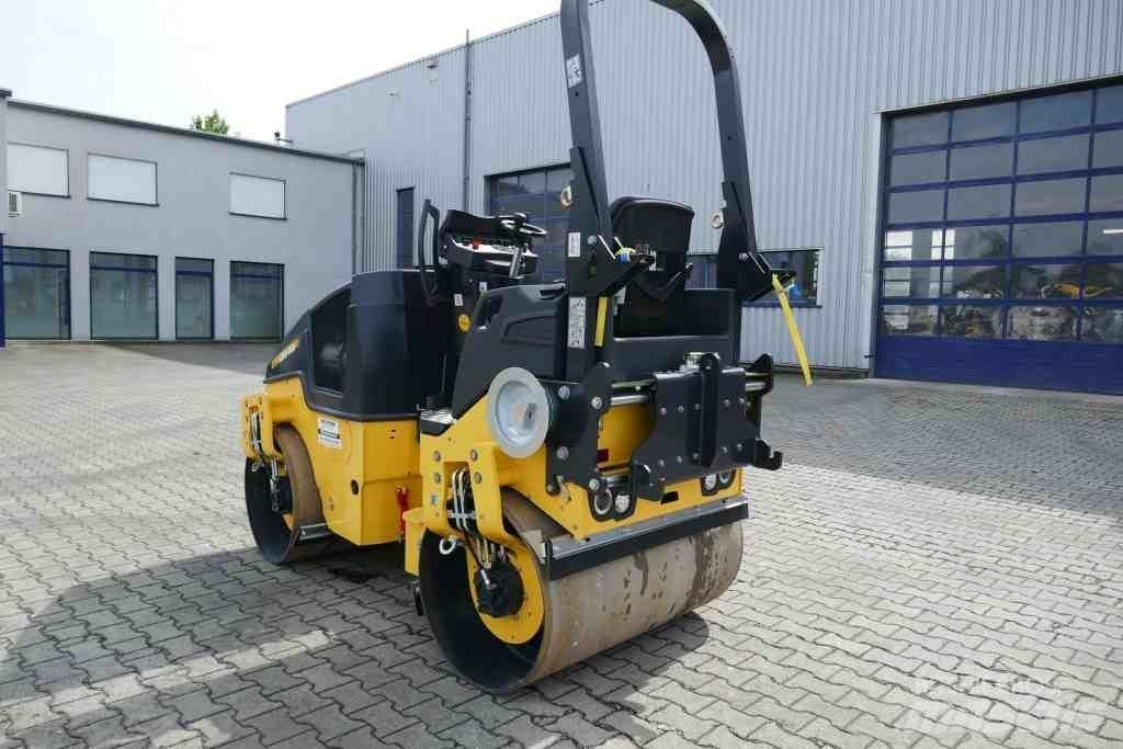 Bomag BW 120 AD-5 小型沥青摊铺机