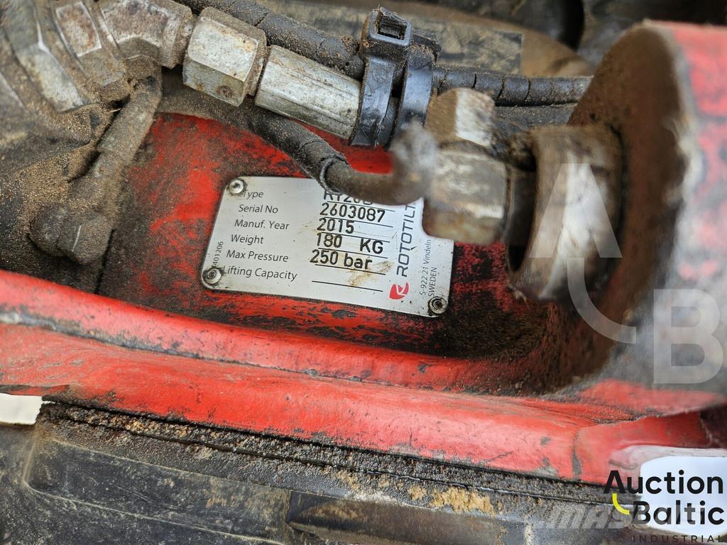 CAT 305.5E2CR 小型挖掘机