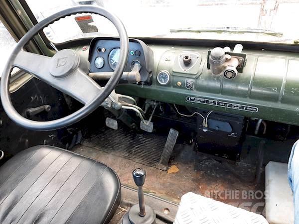 Bedford MJP2 4X4 平板车