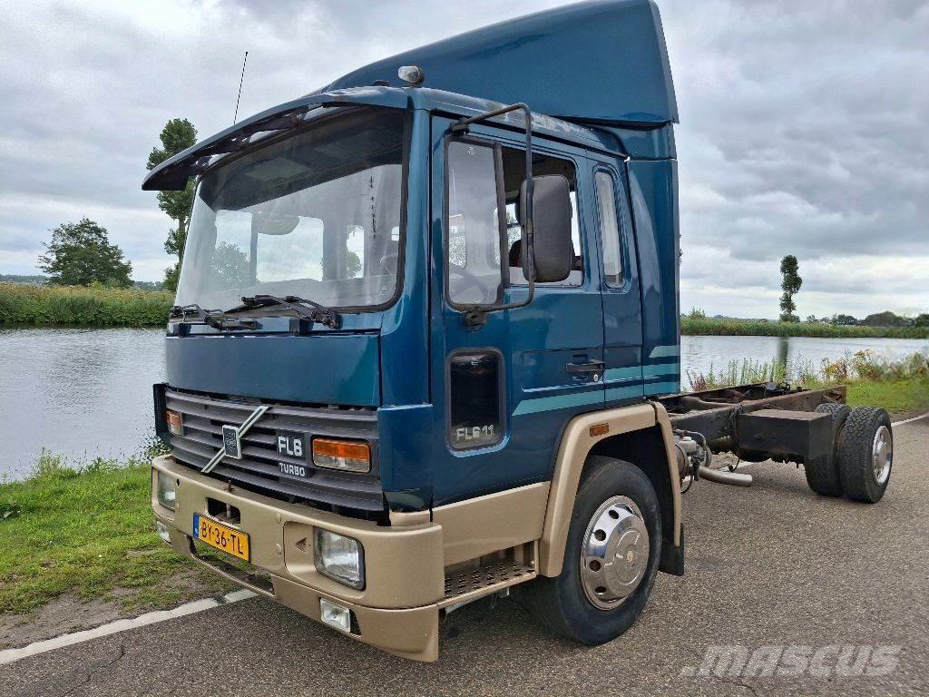 Volvo FL611 平板车