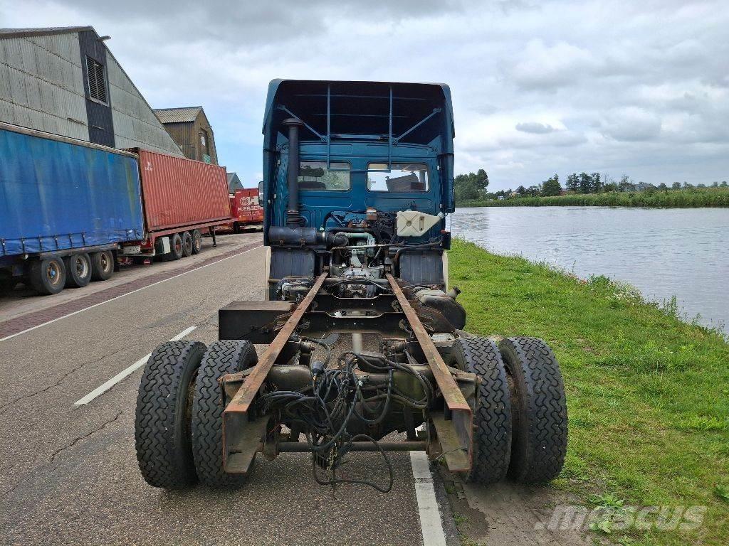 Volvo FL611 平板车