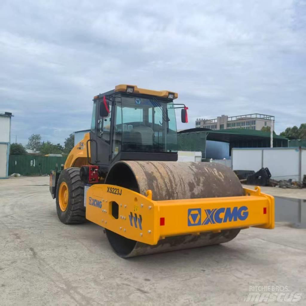 XCMG XS 223 J 单轮压路机