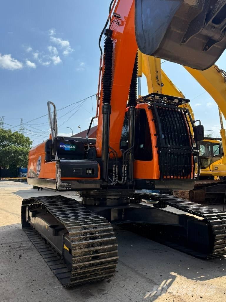 Doosan DX 225 LCA 履带挖掘机
