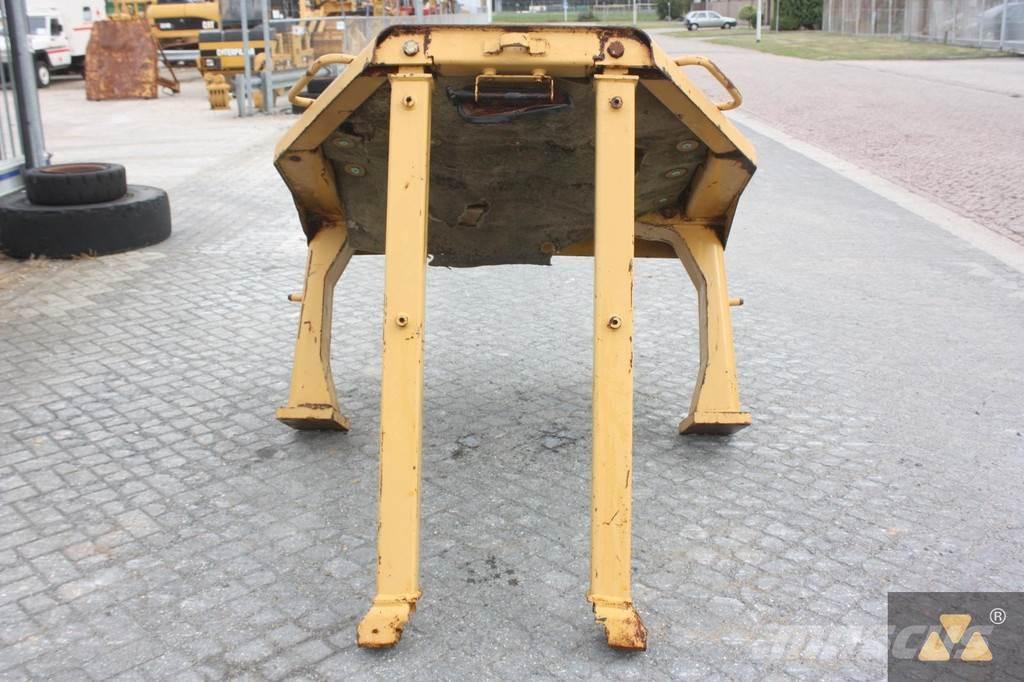 CAT D8N O-rops cab 驾驶室与内部