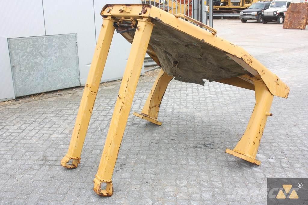 CAT D8N O-rops cab 驾驶室与内部