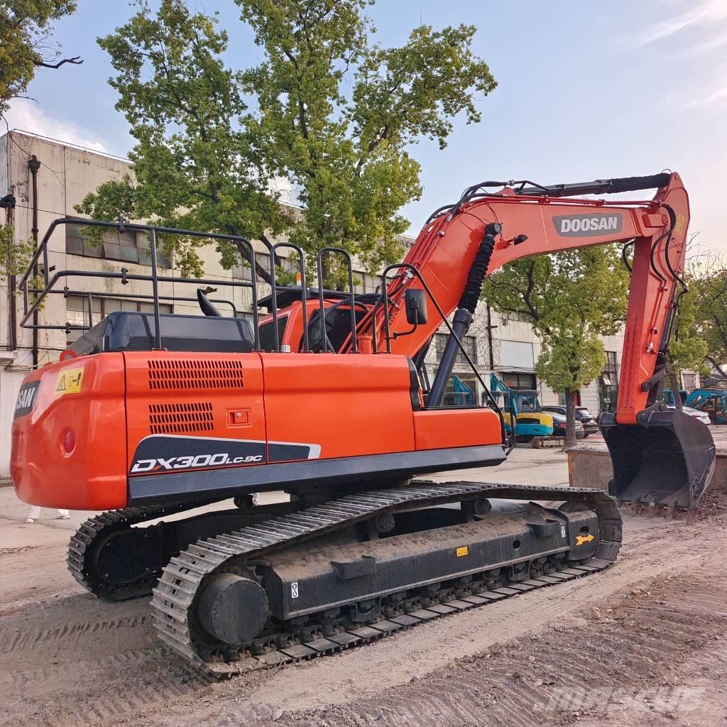 Doosan DX300 履带挖掘机