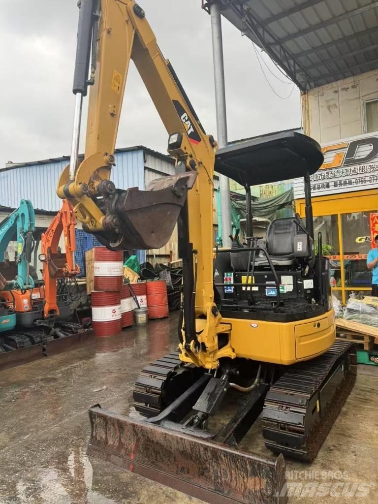 CAT 304 CR 小型挖掘机