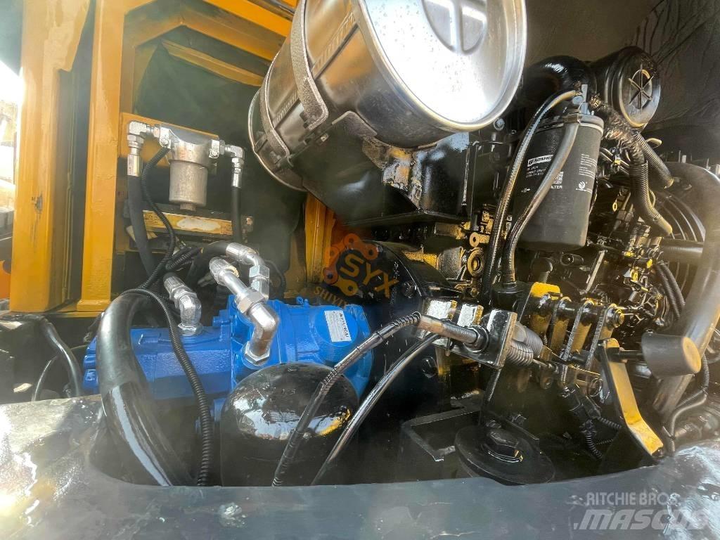 Hyundai 60w 轮式挖掘机