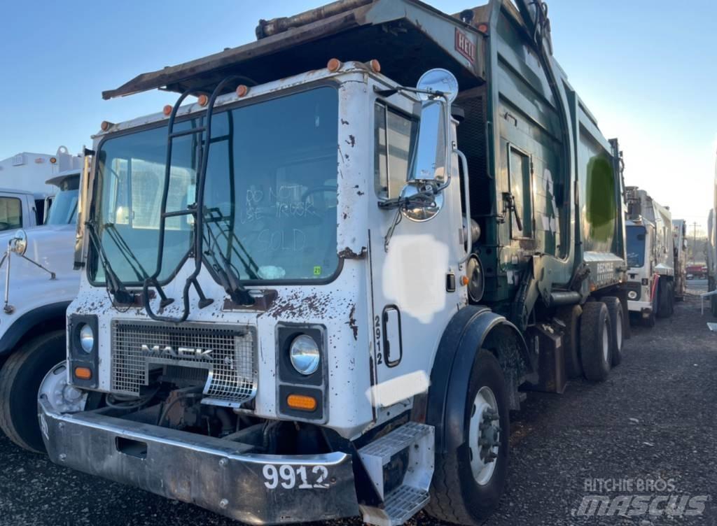 Mack MR600 垃圾车