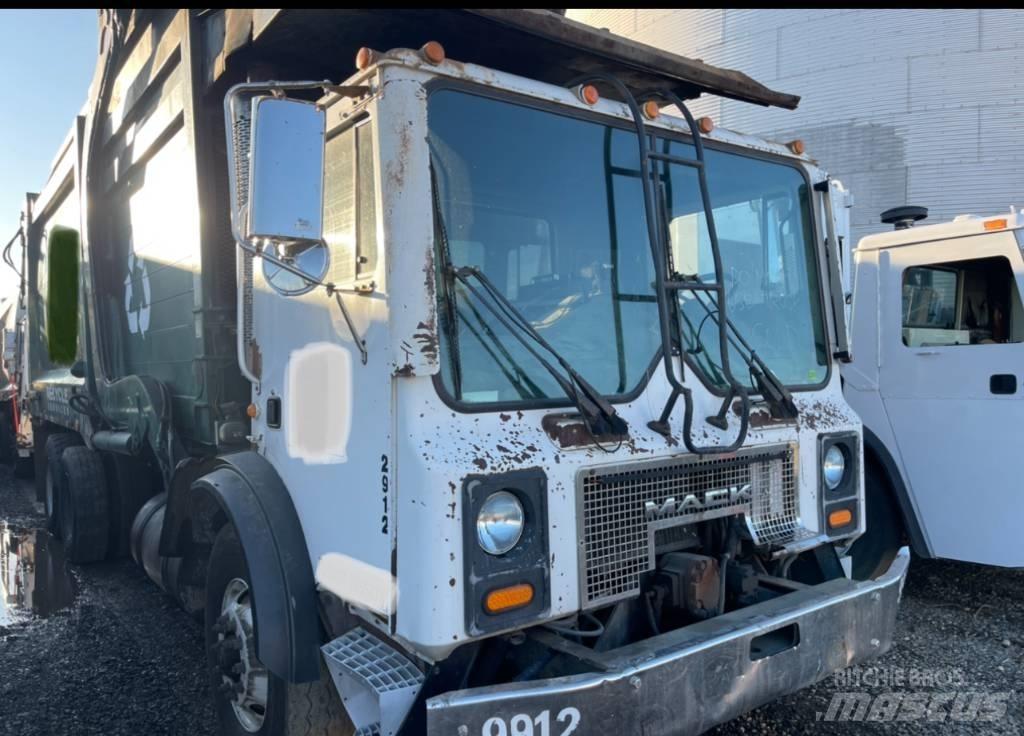 Mack MR600 垃圾车
