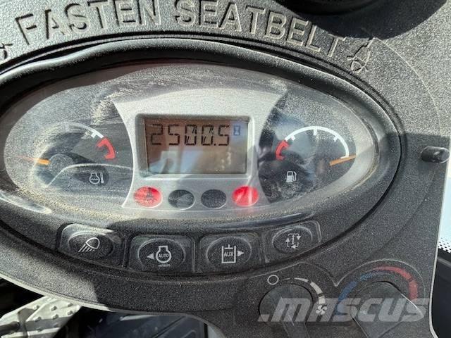 Bobcat E 35 小型挖掘机