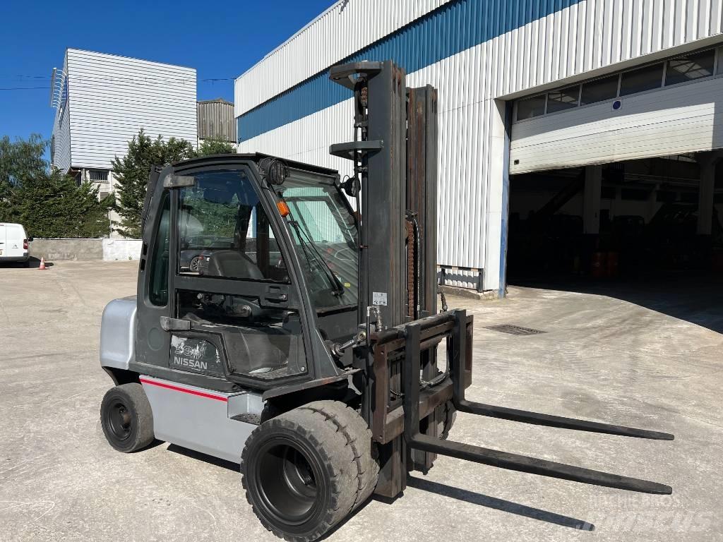 Nissan DX 30 柴油叉车