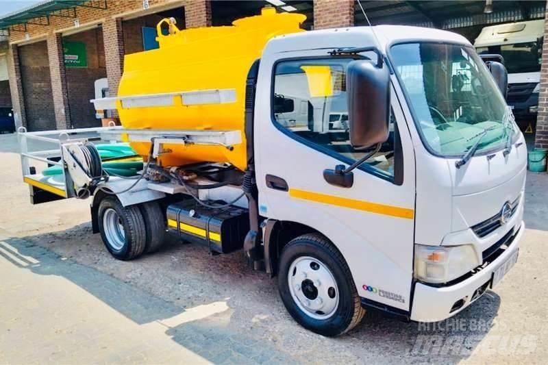 Hino 300 614 其他货车