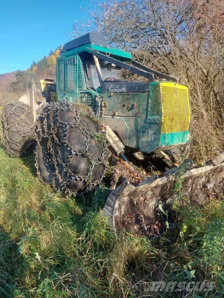 Timberjack 240C 粉碎机