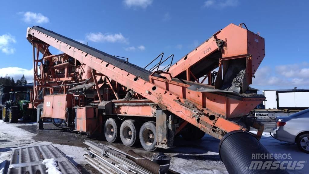 Metso GP 300 移动式破碎机