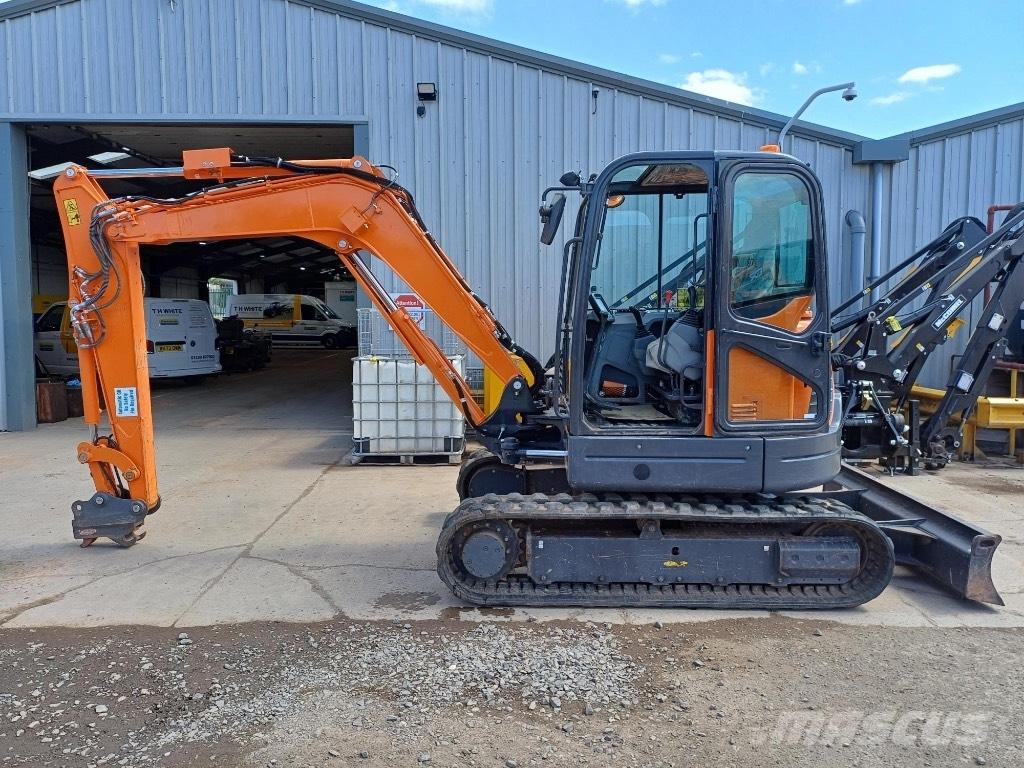 Develon DX 63-3 小型挖掘机