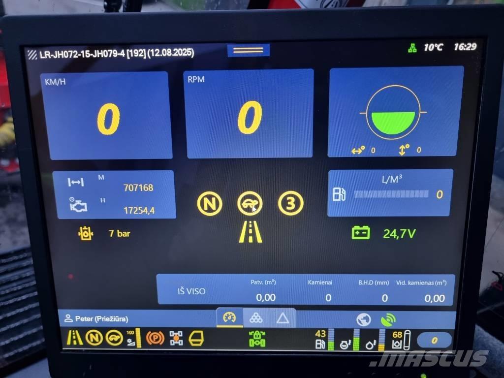 Komatsu 931 XC 收割机