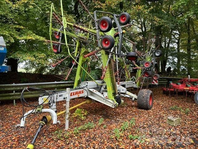 CLAAS Liner 3500 犁耙和摊草机