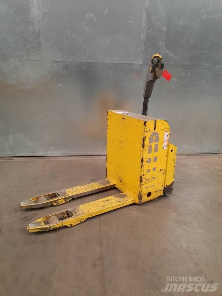 UniCarriers PLL180 手摇升降机