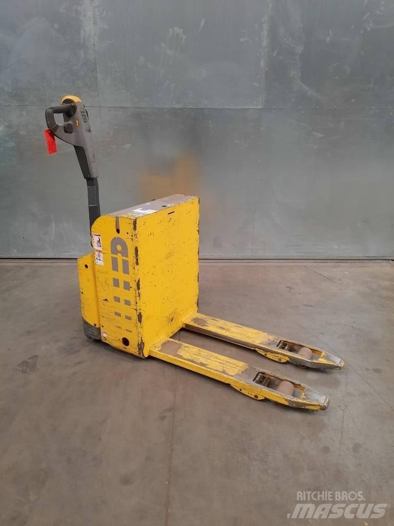 UniCarriers PLL180 手摇升降机