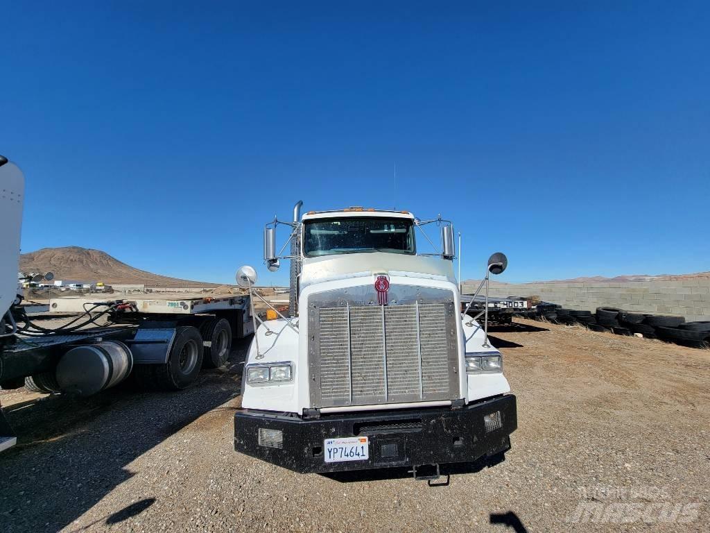 Kenworth T 800 牵引车