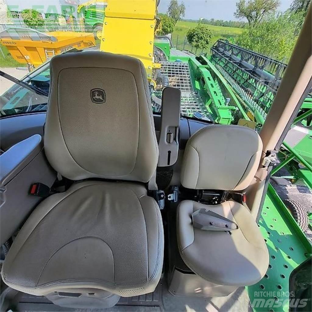 John Deere 9800 自走式青贮饲料收割机