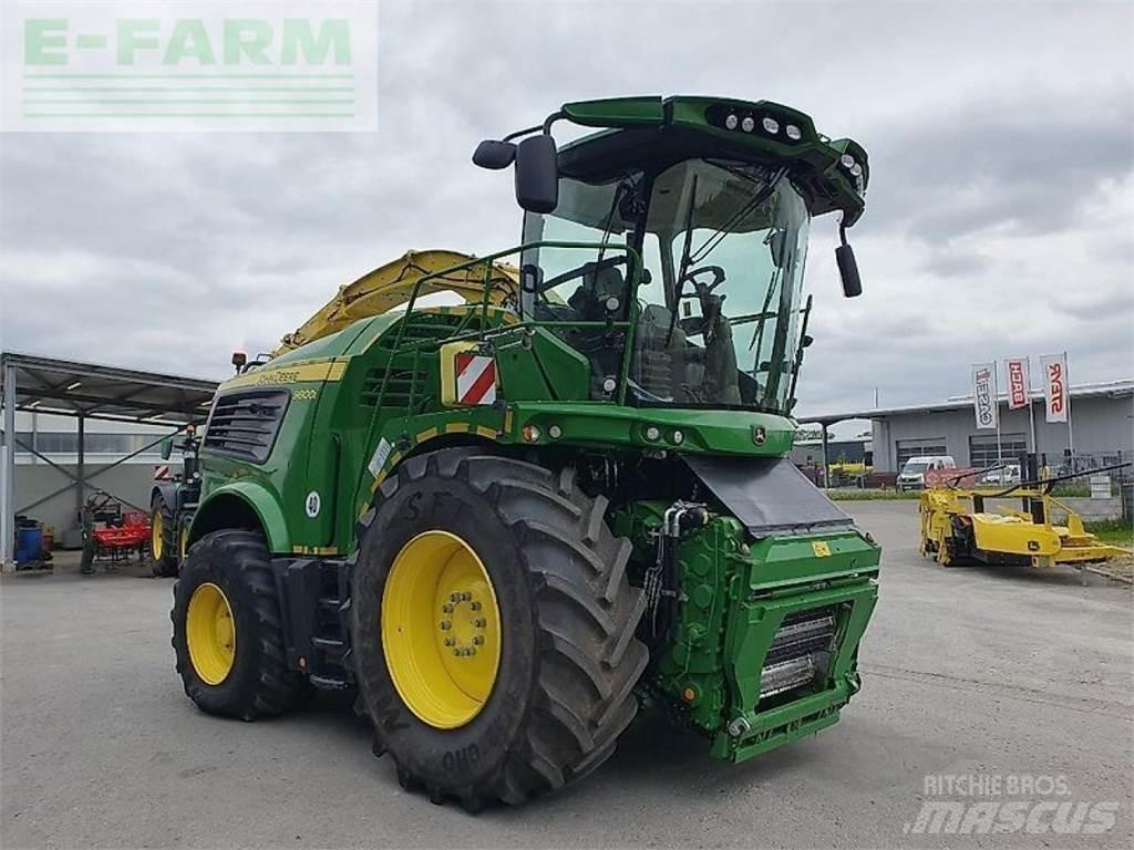 John Deere 9800 自走式青贮饲料收割机
