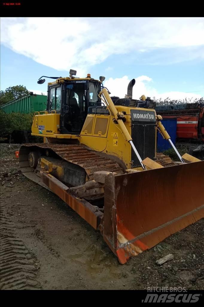 Komatsu D 65 PX-18 履带式推土机