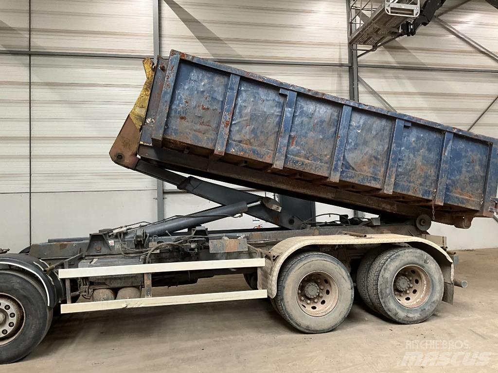 Volvo FH 16 520 8X4 工程吊钩车
