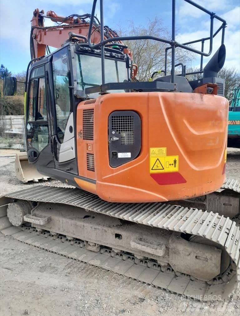 Hitachi ZX 135 US-6 履带挖掘机