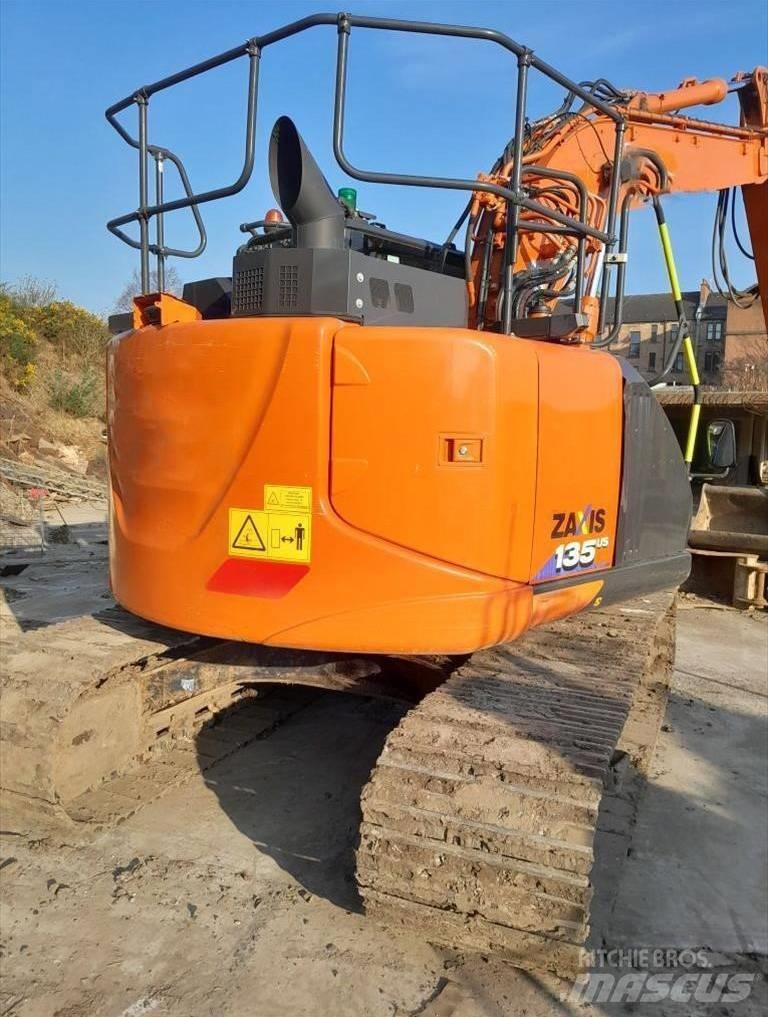 Hitachi ZX 135 US-6 履带挖掘机