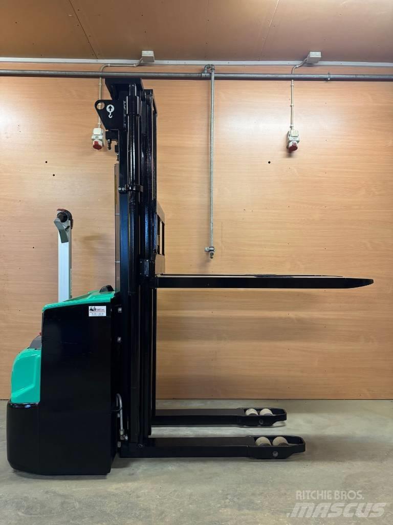 Mitsubishi SBP 12 N2 手推堆垛车